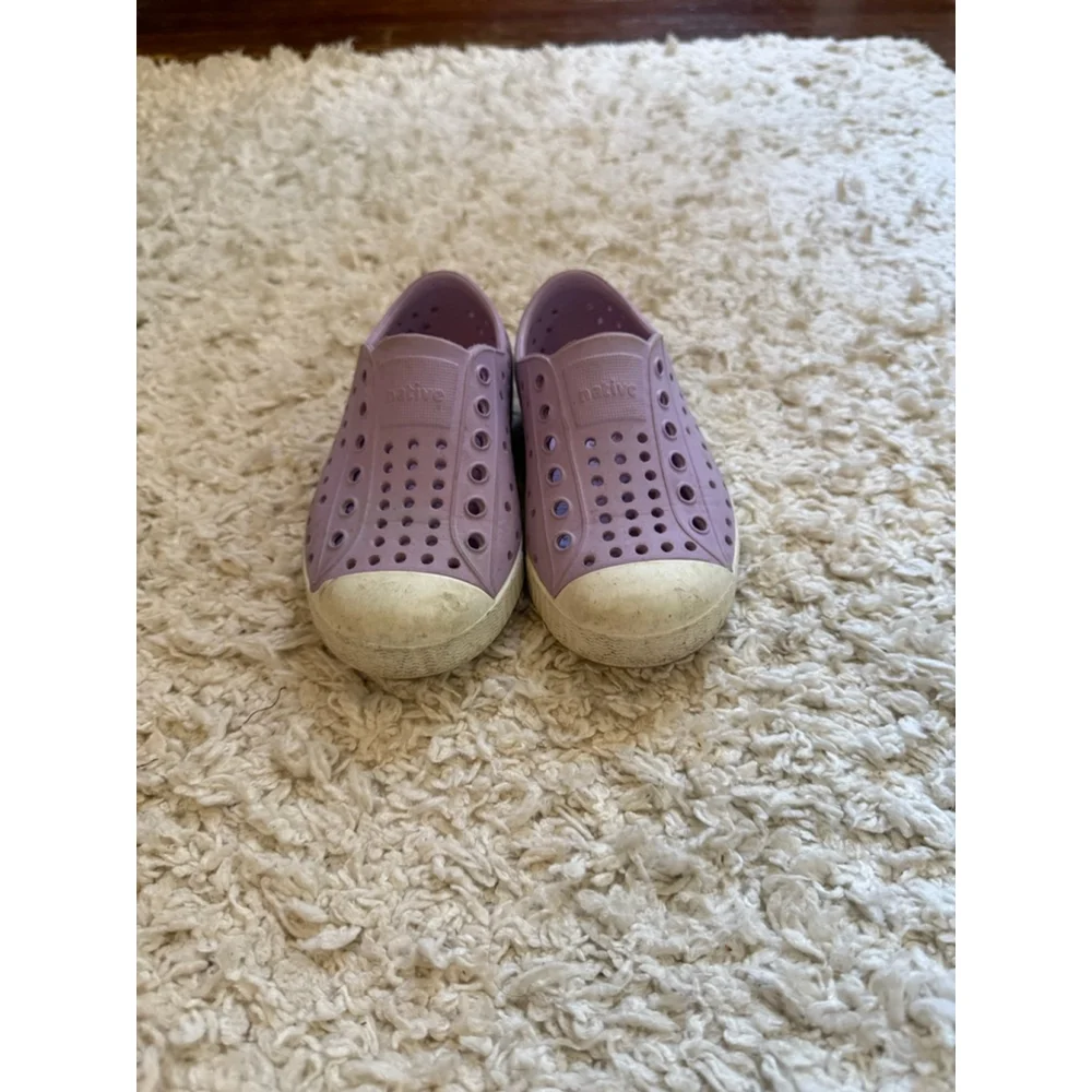 Kids Native Purple Cream Water Shoes Size 7